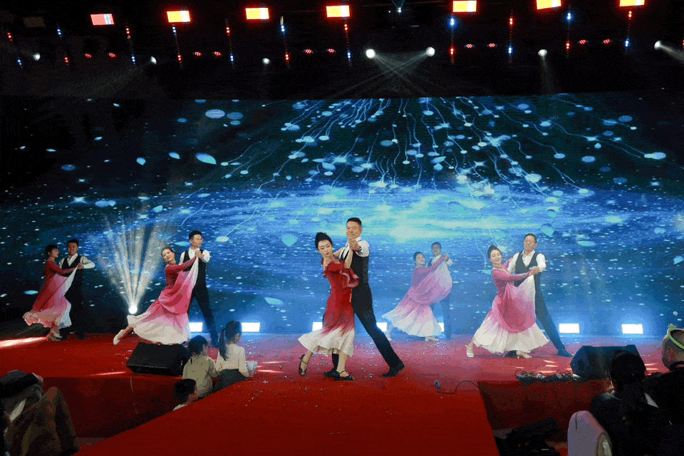 最好的时代.GIF